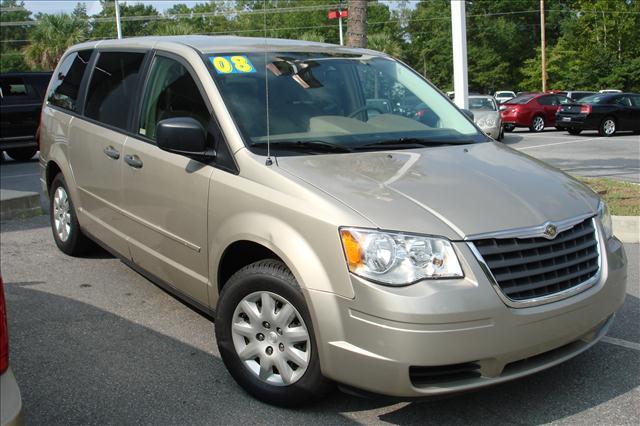 Chrysler Town and Country 2008 photo 2