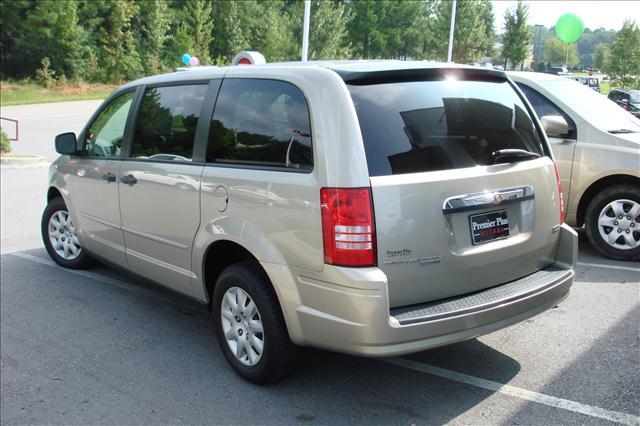 Chrysler Town and Country 2008 photo 4