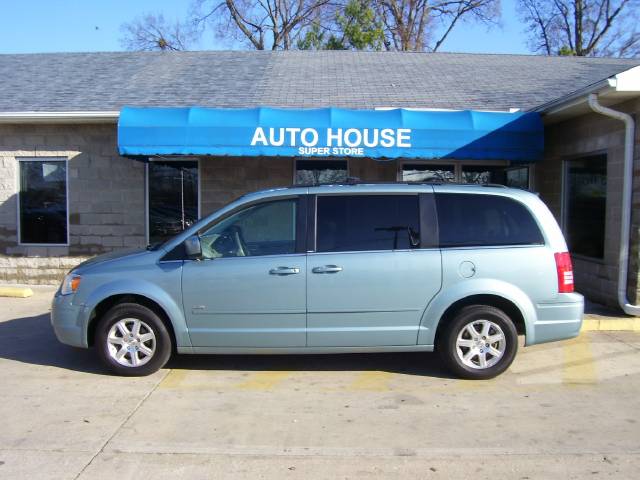 Chrysler Town and Country 3.5 MiniVan