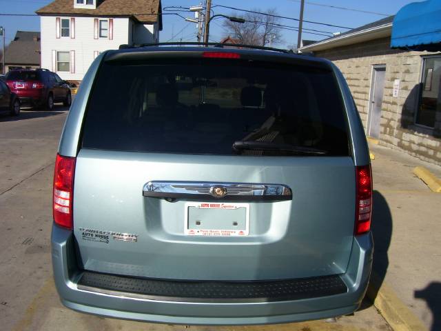 Chrysler Town and Country 2008 photo 5