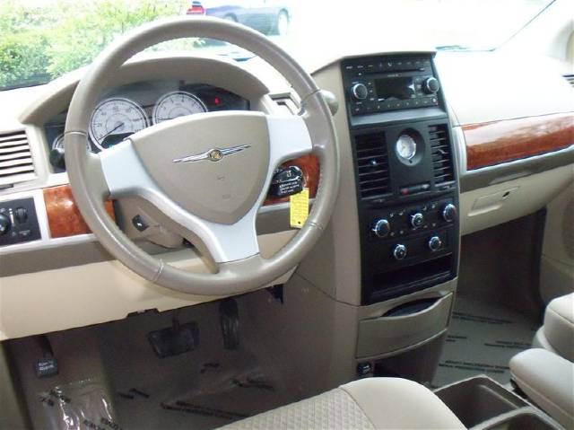 Chrysler Town and Country 2008 photo 5