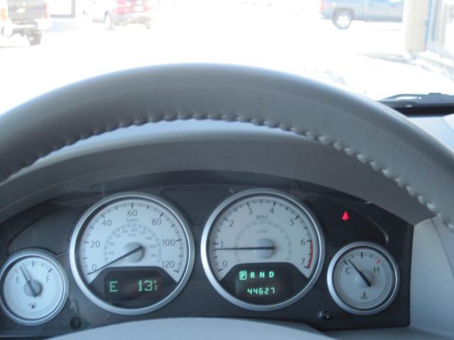 Chrysler Town and Country 2008 photo 3