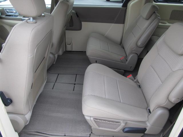 Chrysler Town and Country 2008 photo 5