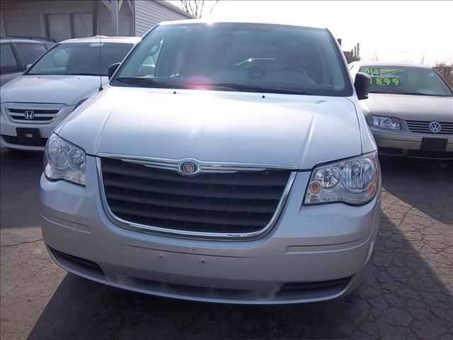 Chrysler Town and Country 2008 photo 1