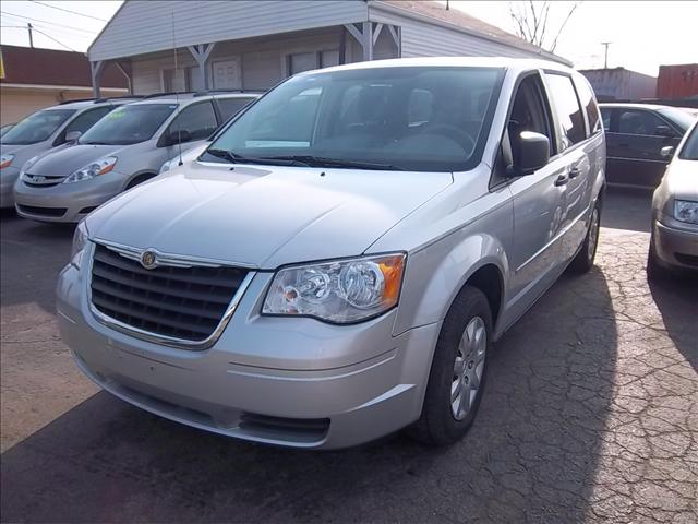 Chrysler Town and Country 2008 photo 3