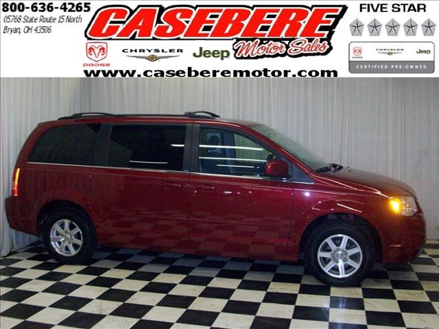 Chrysler Town and Country 3.5 MiniVan