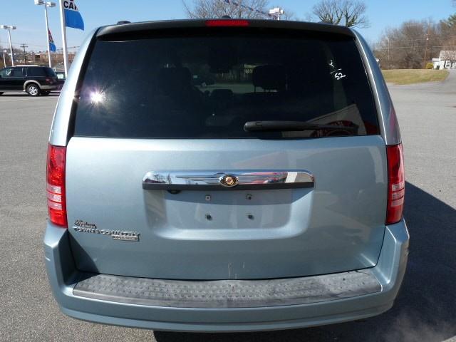 Chrysler Town and Country 2008 photo 4