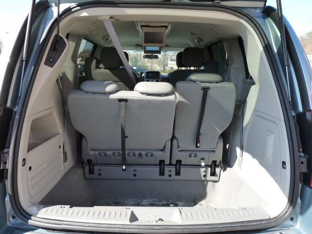 Chrysler Town and Country 2008 photo 5