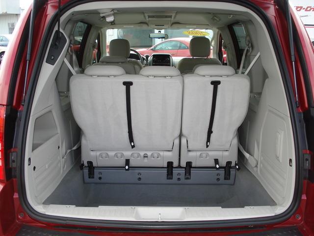 Chrysler Town and Country 2008 photo 5