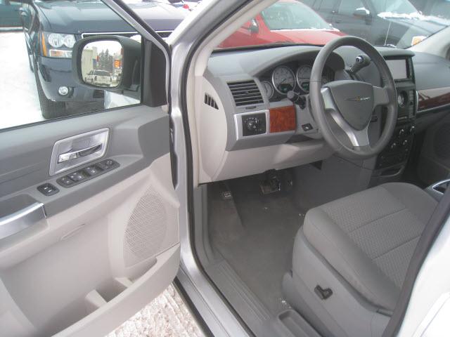 Chrysler Town and Country 2008 photo 4
