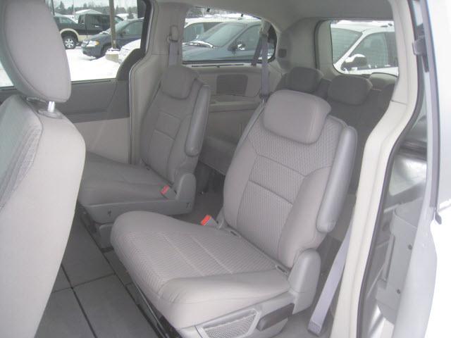 Chrysler Town and Country 2008 photo 5