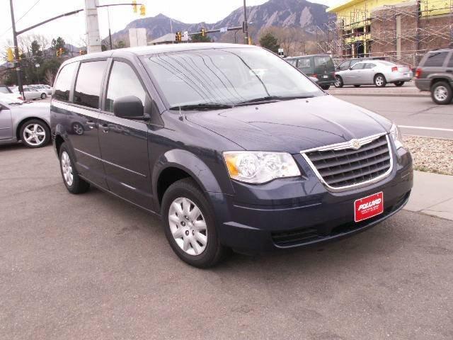 Chrysler Town and Country 2008 photo 1