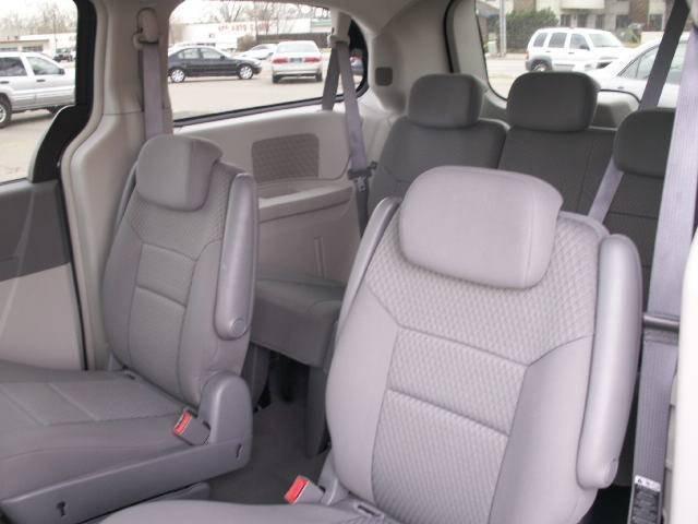 Chrysler Town and Country 2008 photo 5
