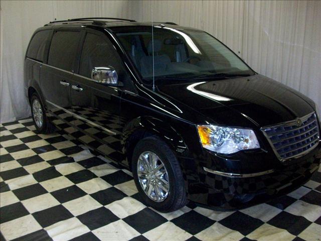 Chrysler Town and Country 2008 photo 2