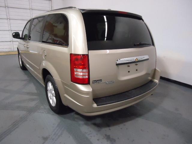 Chrysler Town and Country 2008 photo 5