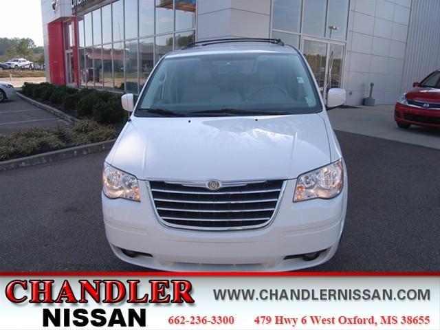 Chrysler Town and Country 3.5 MiniVan