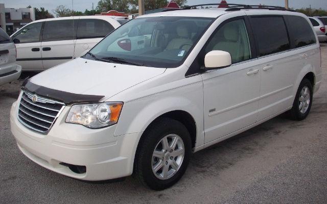 Chrysler Town and Country 2008 photo 4
