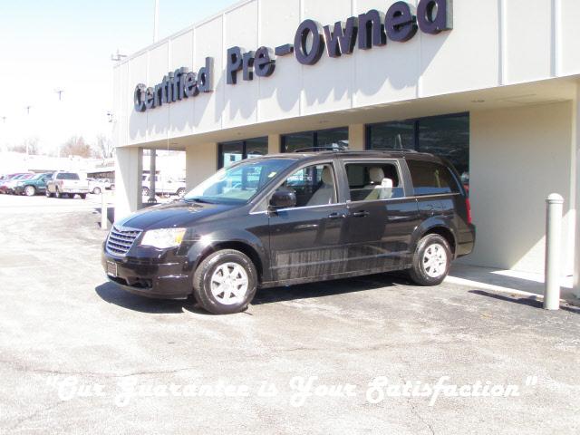 Chrysler Town and Country 3.5 MiniVan