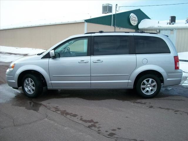 Chrysler Town and Country 2008 photo 1