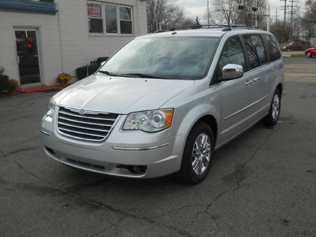 Chrysler Town and Country 2008 photo 1