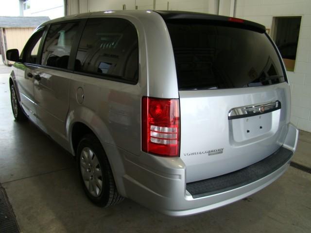 Chrysler Town and Country 2008 photo 5