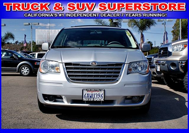 Chrysler Town and Country 2008 photo 5