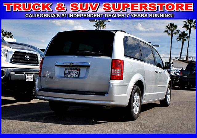 Chrysler Town and Country 2008 photo 4