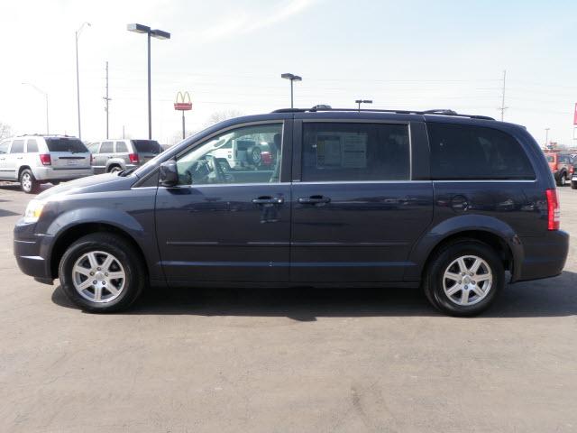 Chrysler Town and Country 3.5 MiniVan
