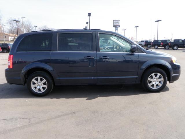 Chrysler Town and Country 2008 photo 4