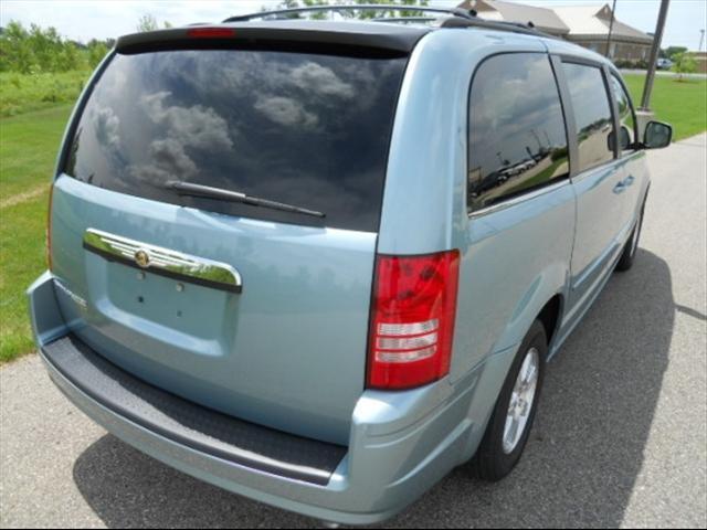 Chrysler Town and Country 2008 photo 4