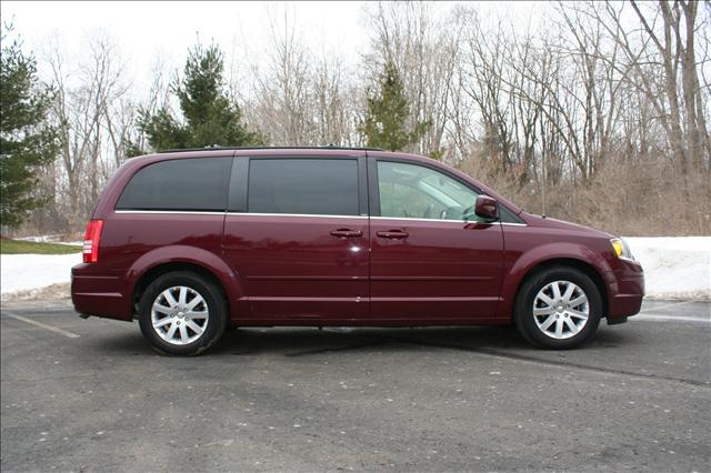 Chrysler Town and Country 2008 photo 1
