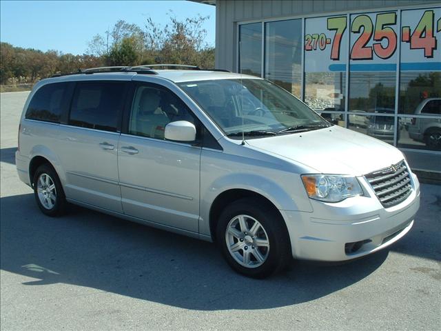 Chrysler Town and Country 2008 photo 1