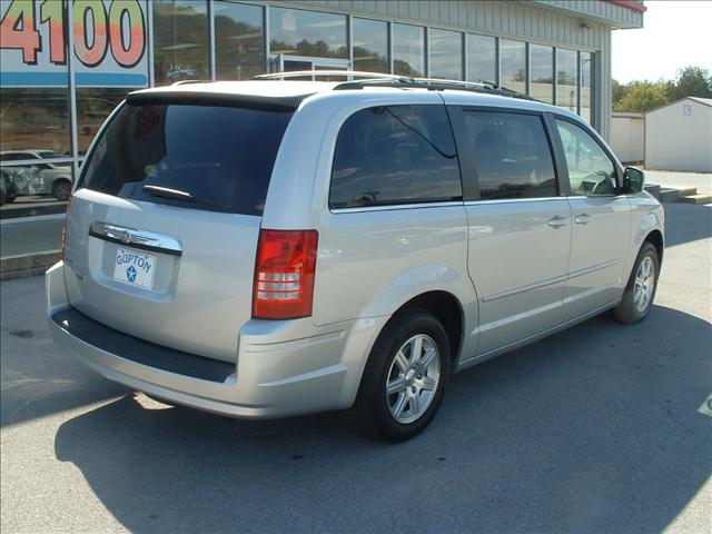 Chrysler Town and Country 2008 photo 5