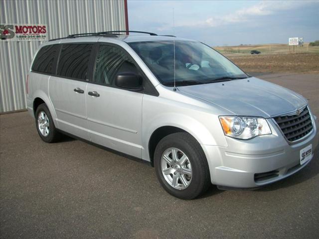 Chrysler Town and Country 2008 photo 2