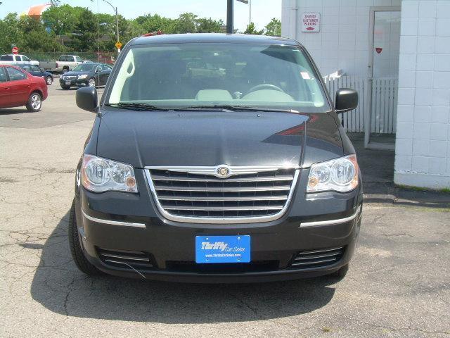Chrysler Town and Country 2008 photo 1