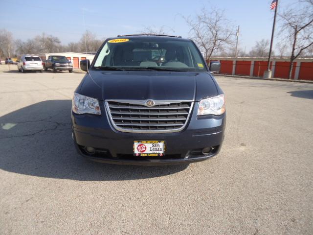Chrysler Town and Country 2008 photo 4