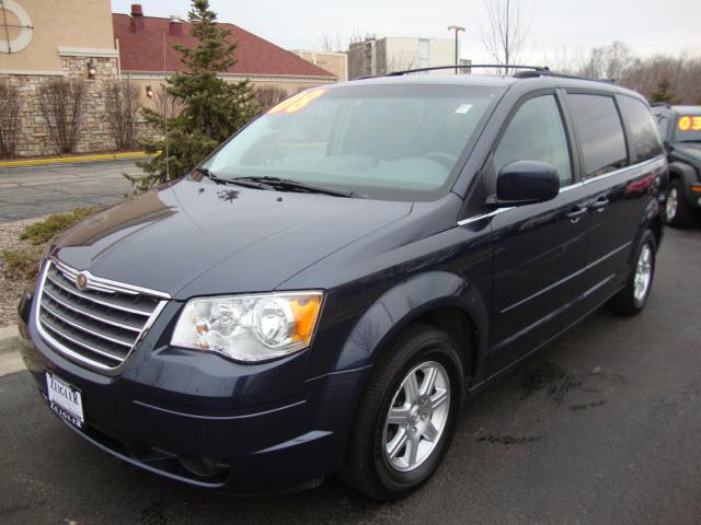 Chrysler Town and Country 2008 photo 1