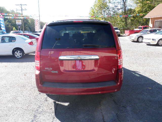 Chrysler Town and Country 3.5 MiniVan