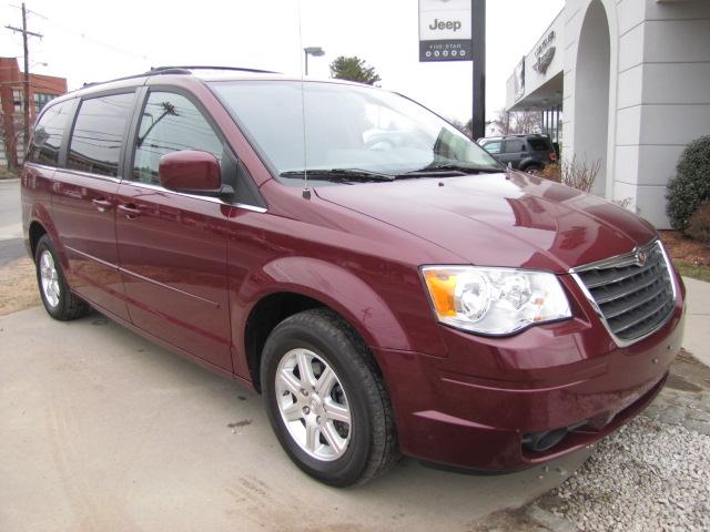 Chrysler Town and Country 3.5 MiniVan