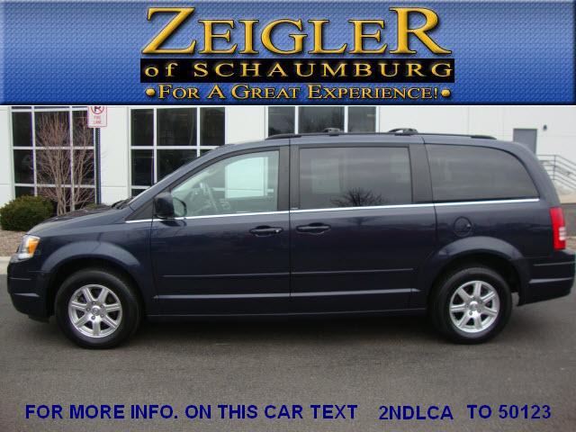 Chrysler Town and Country 3.5 MiniVan