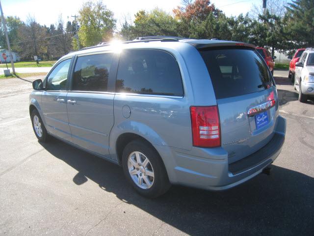 Chrysler Town and Country 2008 photo 1