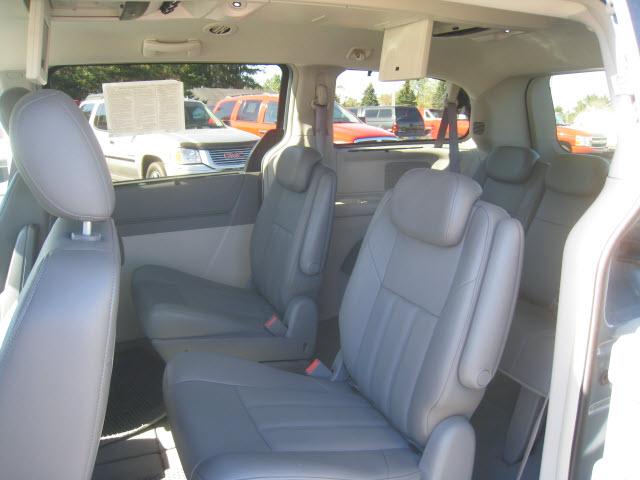 Chrysler Town and Country 2008 photo 5