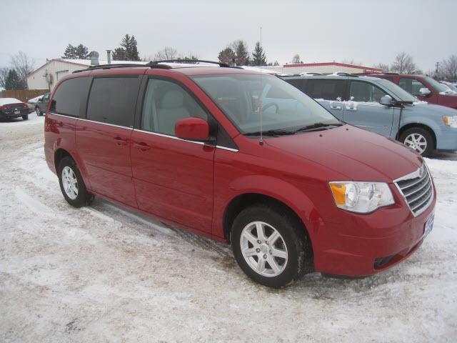 Chrysler Town and Country 2008 photo 3