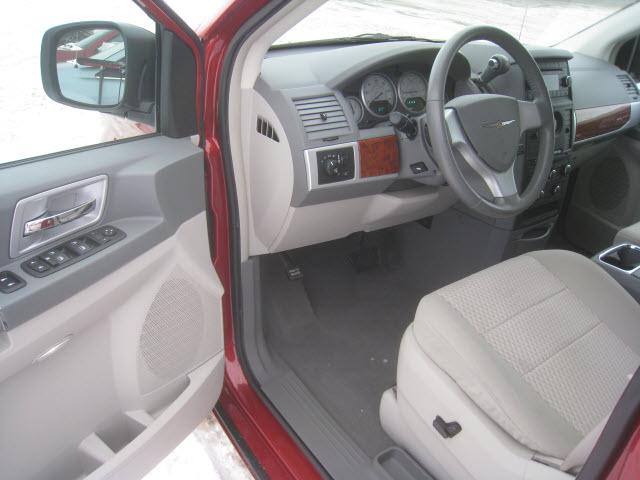 Chrysler Town and Country 2008 photo 4