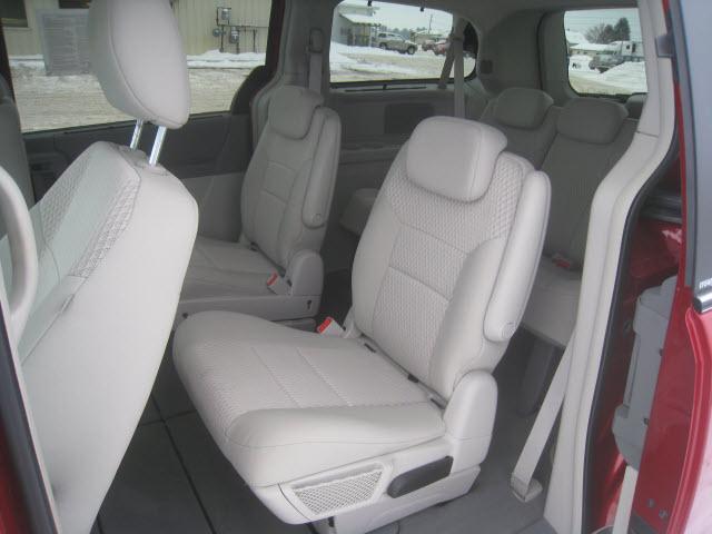 Chrysler Town and Country 2008 photo 5