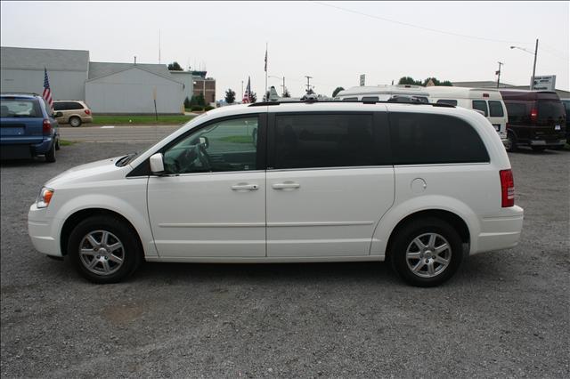 Chrysler Town and Country 2008 photo 4