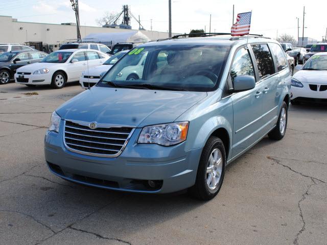 Chrysler Town and Country 3.5 MiniVan