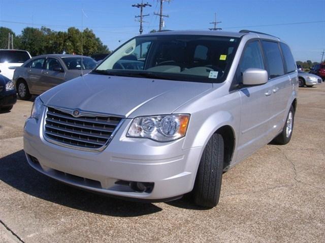Chrysler Town and Country 2008 photo 3