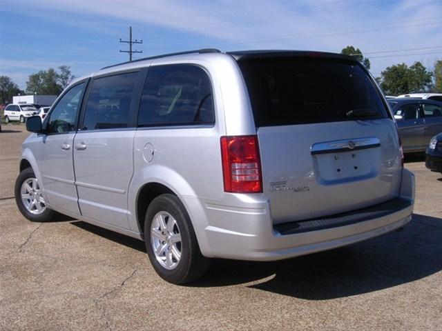 Chrysler Town and Country 2008 photo 5