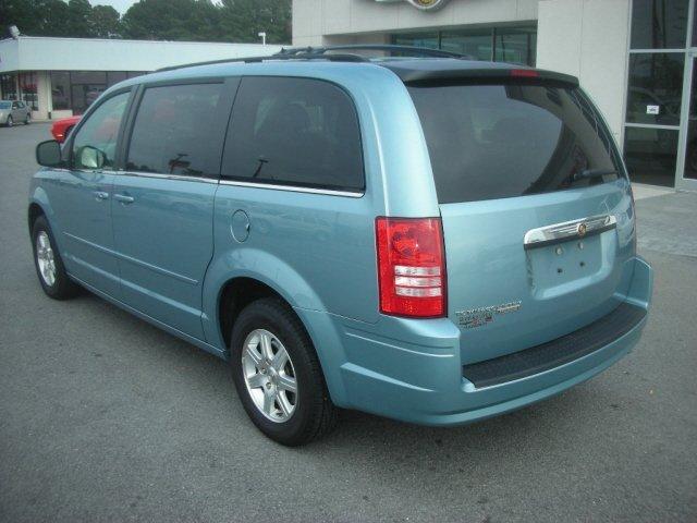 Chrysler Town and Country 2008 photo 4